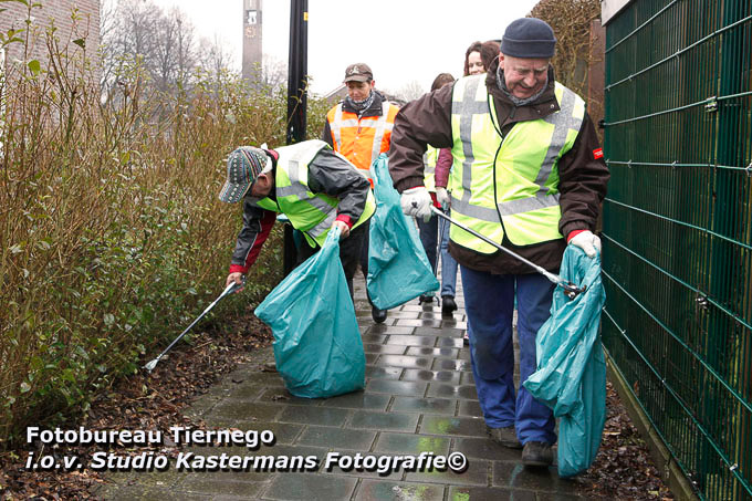 STE 09-03 ZWERFVUIL1