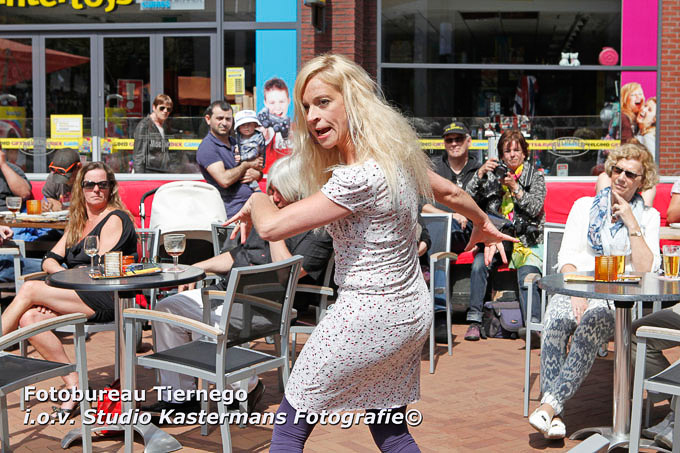 STE 05-05 BEVRIJDINGSFEEST3